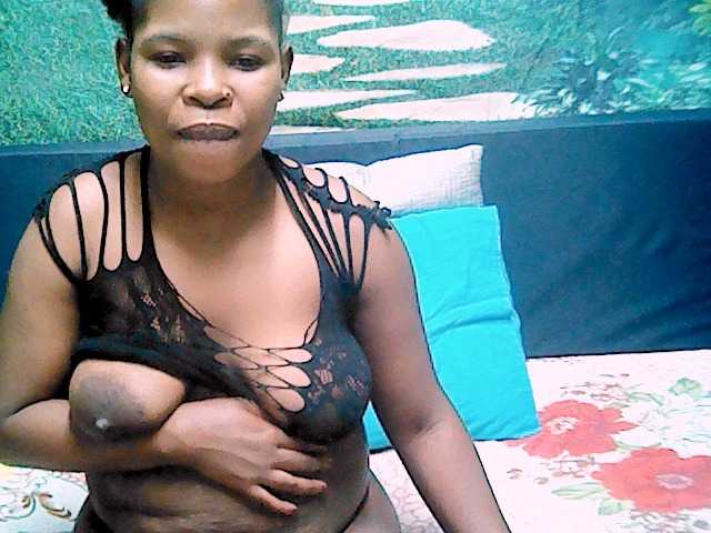 Zdjęcia ebonygold92 hlw everyone lets have funs guys mess my room with tokens thank u....