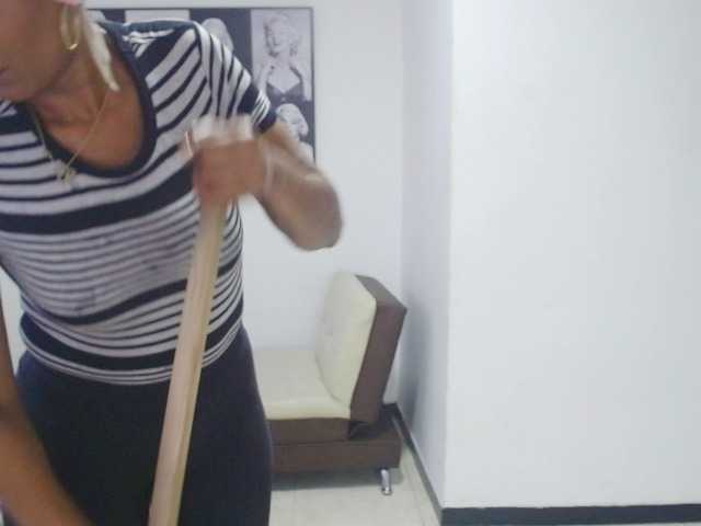 Zrzuty ekranu transmisji ebonymilf84