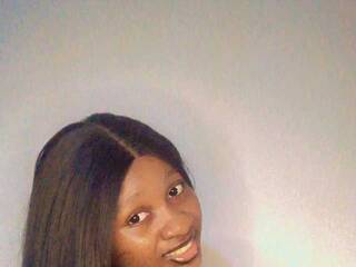 Erotyczny czat wideo Ebonypetiti