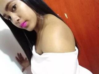 Erotyczny czat wideo EbonyRosy