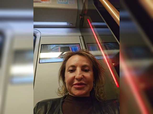 Zrzuty ekranu transmisji EditaMilf