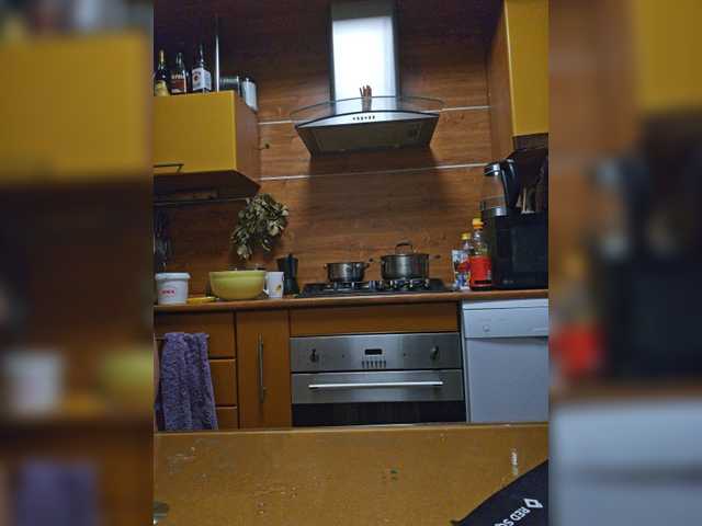 Zrzuty ekranu transmisji EditaMilf