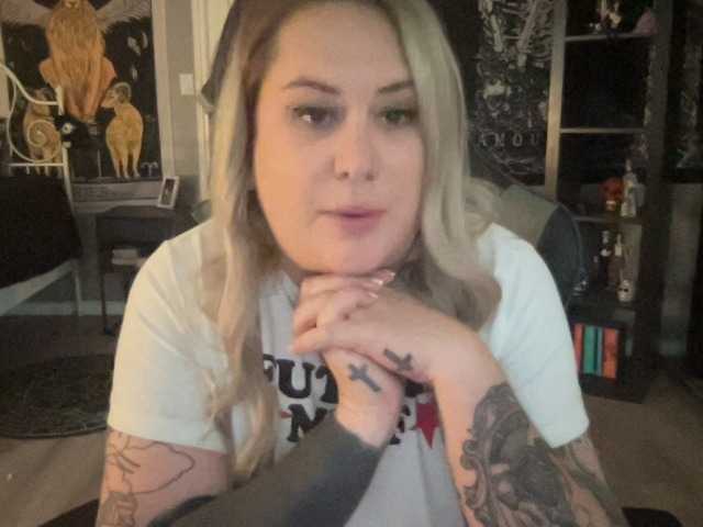 Zdjęcia eevierose #bbw #tattoos #squirt #bigboobs #blonde