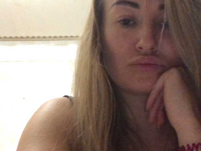 Zrzuty ekranu transmisji ElegantBlonda