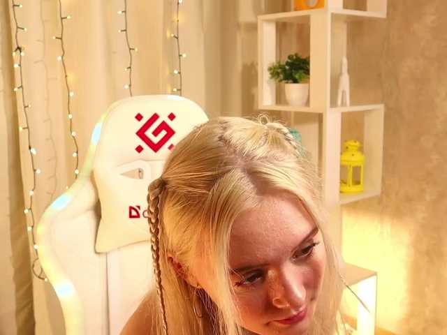 Zrzuty ekranu transmisji Ellefanning