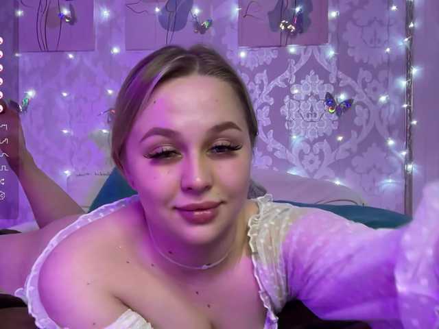 Zdjęcia ElsaEwans Hi cutie love! Domi 2 is working cool!Menu on the screen!Private is open!HAVE FUN WITH ME, I LIKE HAVE GOOD FRIENDS