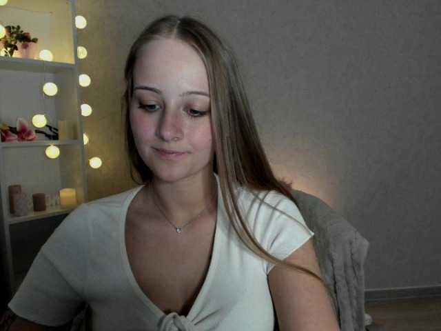 Zdjęcia ElsaJean18 Enjoy my lovely #hot show! Warm welcome to everybody! I want to feel you guys #hot #teen #dance #show