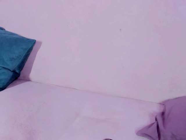 Zdjęcia Emie-spopy Im newbee here, looking for someone to get naughty tonight. It's @remain for DILDO CUMSHOW on goa @total l