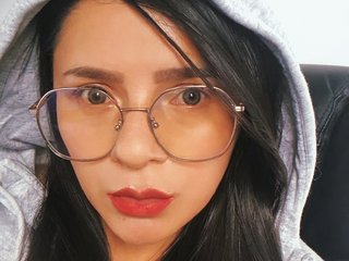 Erotyczny czat wideo EMILI-EVANS