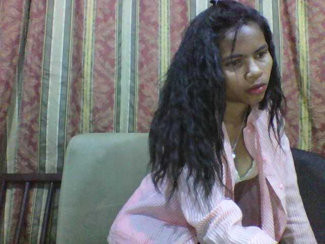 Zrzuty ekranu transmisji Emiliah