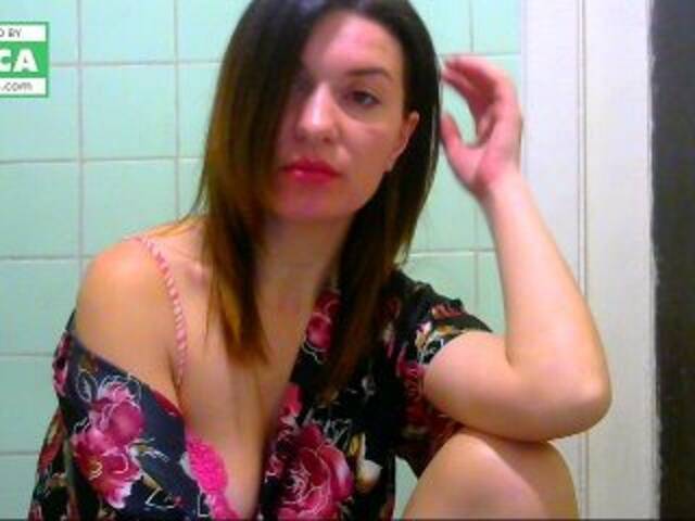 Zrzuty ekranu transmisji emillly