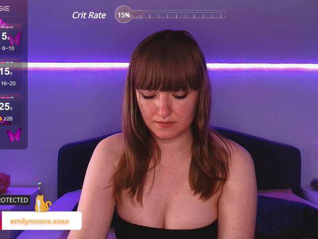 Zrzuty ekranu transmisji emilymoore_