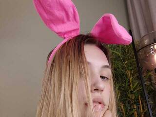 Erotyczny czat wideo EmiLovMur