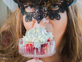 Erotyczny czat wideo Emily-BOOBS-