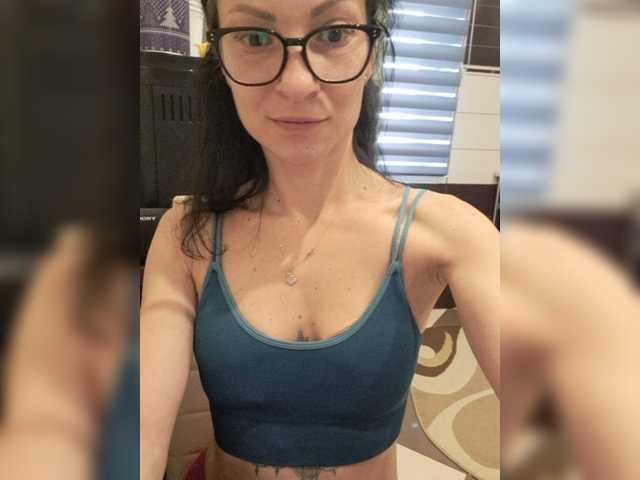 Zdjęcia Emily201990 #lovense #skinny #natural #minion