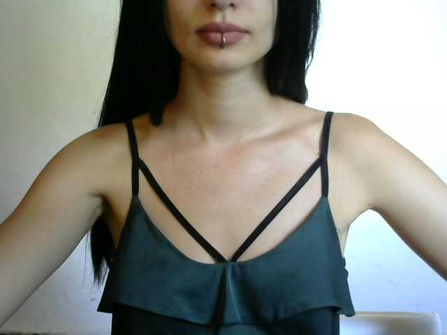 Zdjęcia EmilyCherry 2000: want play with my pussy , help me;) 644: thank #naked 200 tokens| 1356: and I will play with my pussy |your nickname on my body 100 tokens