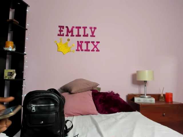 Zdjęcia EmilyNix hello! tip me 50 for flash or 30 for spank my ass!