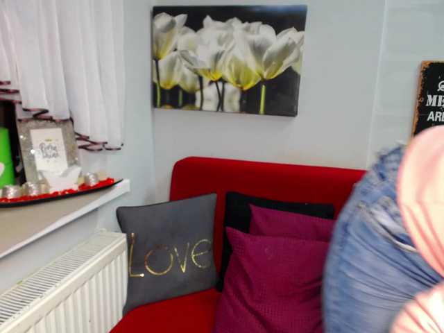 Zrzuty ekranu transmisji EmilyQueen