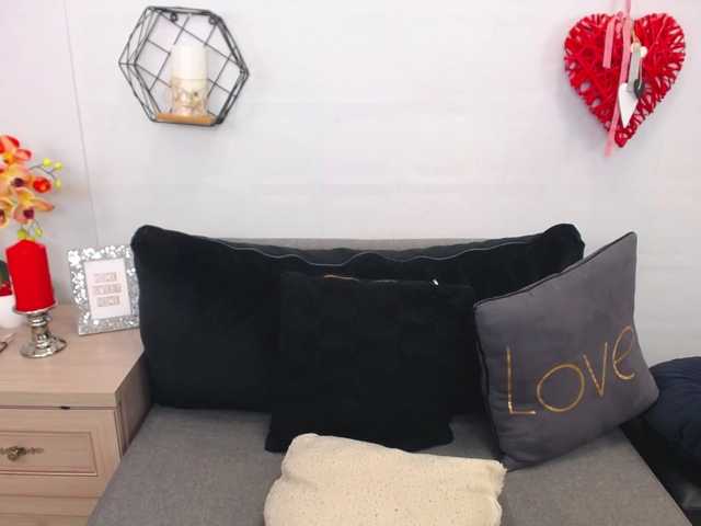 Zrzuty ekranu transmisji EmilyQueen