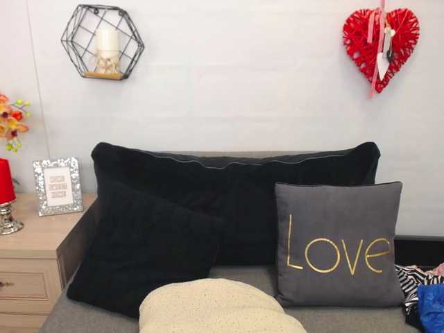 Zrzuty ekranu transmisji EmilyQueen