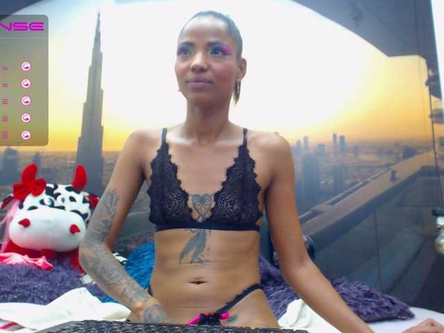 Zdjęcia emilyskinny loves today I have the anal lush I want you to make it wet to the maximum with your tips