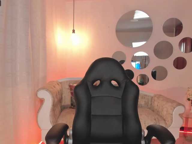 Zrzuty ekranu transmisji EmilySunder
