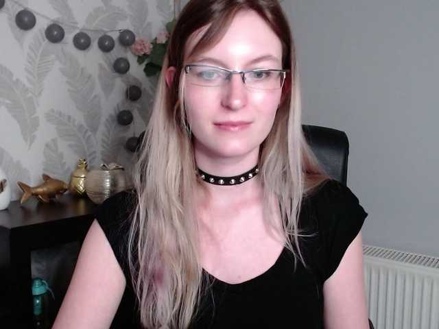 Zdjęcia EmmaHeart #chat #flirt #instructions #joi #cockrate #dirtytalk #domination #non-nude #roleplay #mistress #feet #armpits