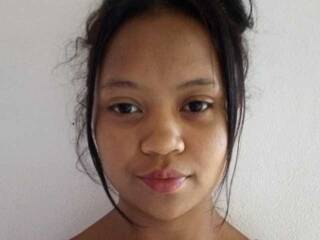 Erotyczny czat wideo Emmalatueuse