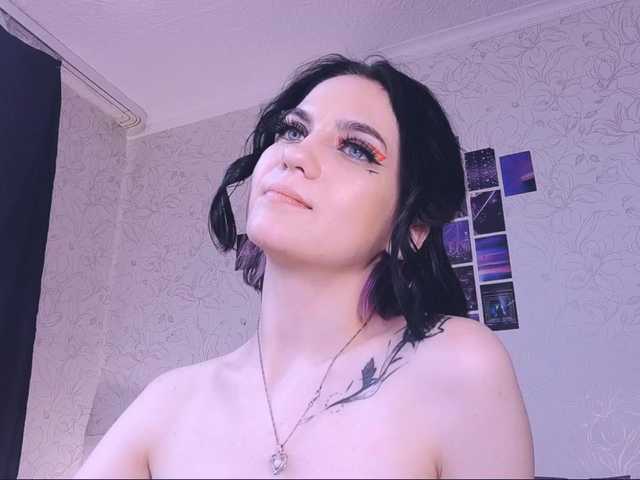 Zdjęcia EmmaMira Hey guys!:) Goal- #Dance #hot #pvt #c2c #fetish #feet #roleplay Tip to add at friendlist and for requests!