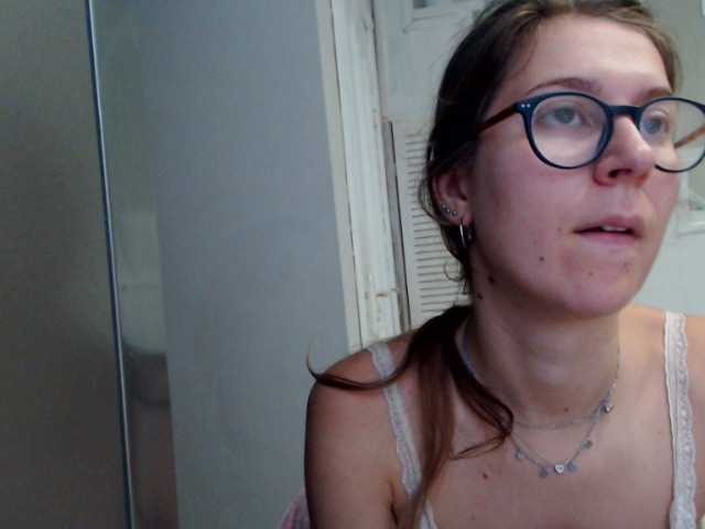 Zrzuty ekranu transmisji Emmi-li