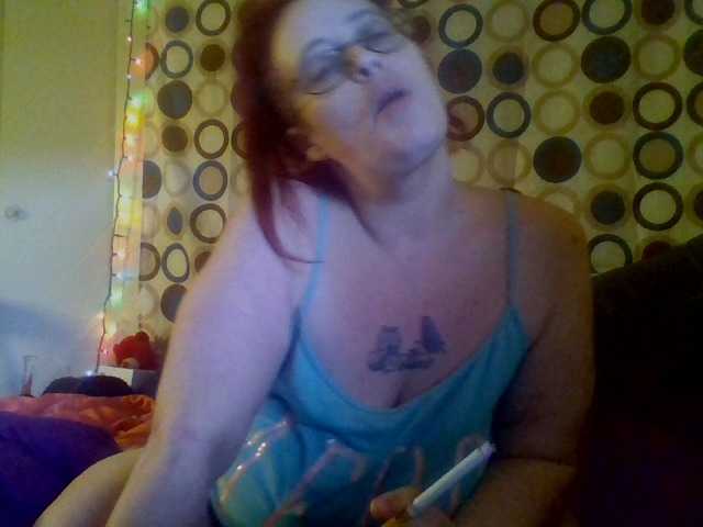 Zdjęcia EmpressWillow Happy Friday I’m back. #bbw #goddess #kink #submissive #tits #ass #pussy #smoking #bellylove #sph #mommy #edging #findom #feet #tease #daddy #c2c #findom #paypig catch my vibe