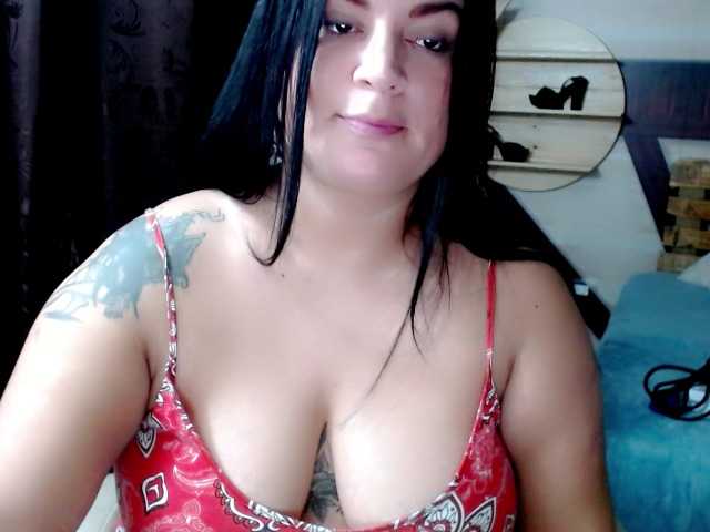 Zdjęcia emycurvy Lovense interactive whit your tips #ass#bbw#bigboobs#squirt#belly#feet#hairy