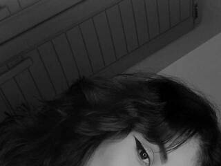 Erotyczny czat wideo Emyli-rousse-