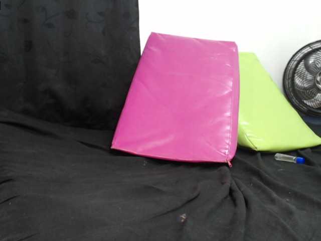 Zrzuty ekranu transmisji EMYYLI