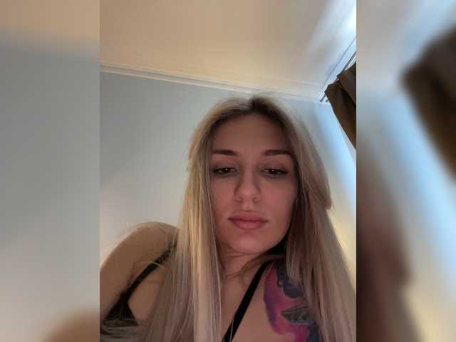 Zrzuty ekranu transmisji EnlivenLuv