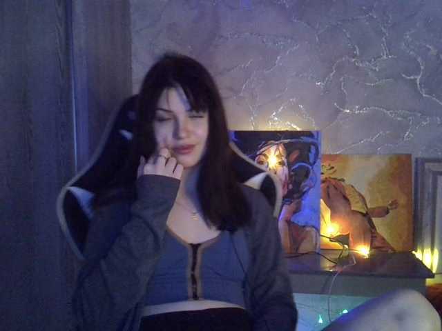 Zdjęcia Erida-Cori Hey guys!:) Goal- #Dance #hot #pvt #c2c #fetish #feet #roleplay Tip to add at friendlist and for requests!