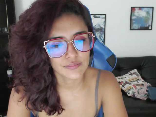 Zdjęcia Estefani-purple #sexy #morena #latina #delgada #tetas naturales #dulce #new #glasses #naturalEnviar