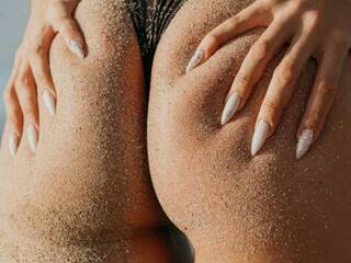 Erotyczny czat wideo Evelynne---Lisa