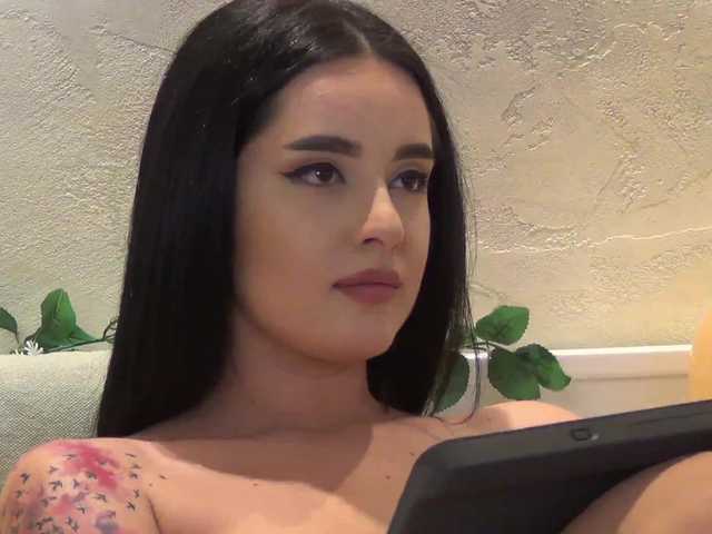 Zrzuty ekranu transmisji EvieRose