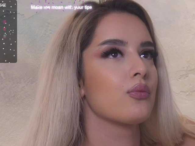 Zrzuty ekranu transmisji EvieRose