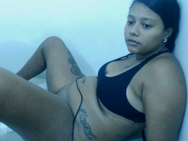 Zrzuty ekranu transmisji exoticdoves