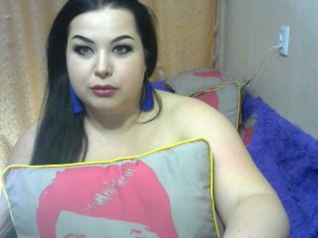 Zrzuty ekranu transmisji MayamiHot