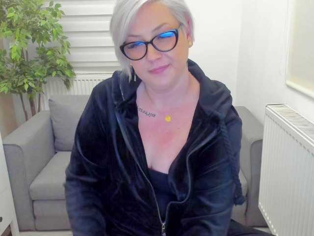 Zrzuty ekranu transmisji Gabbiemonroe