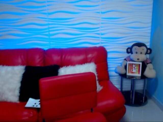 Zrzuty ekranu transmisji GiannaWatson