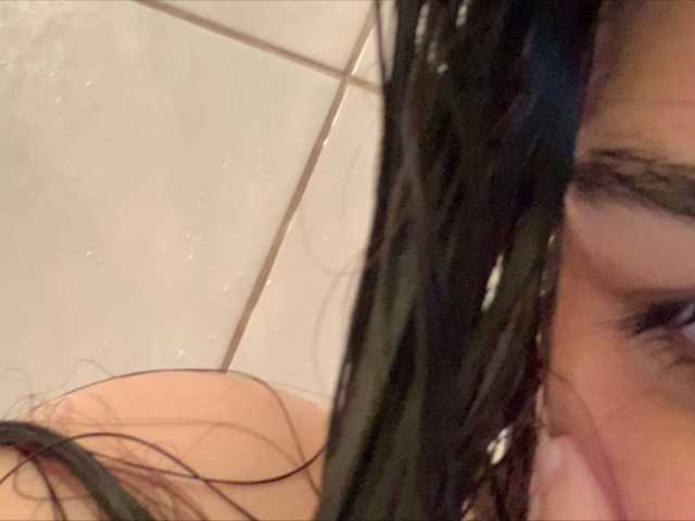 Zrzuty ekranu transmisji Girlfriend237