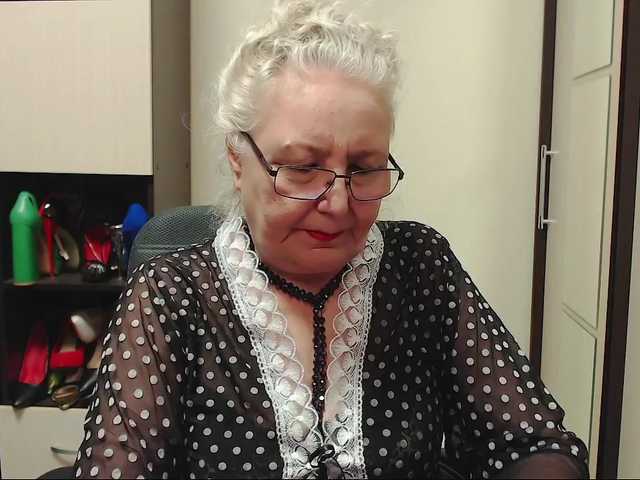 Zrzuty ekranu transmisji GrannyWants