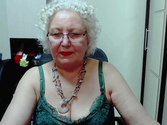 Zrzuty ekranu transmisji GrannyWants
