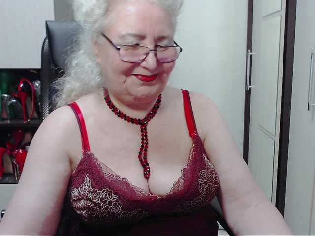 Zrzuty ekranu transmisji GrannyWants