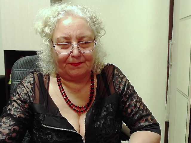 Zrzuty ekranu transmisji GrannyWants