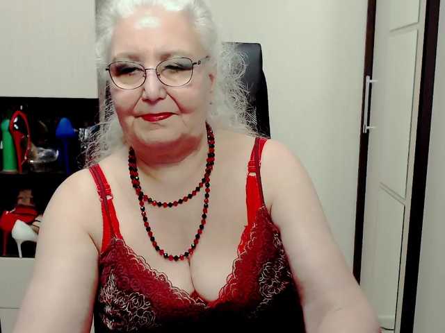Zrzuty ekranu transmisji GrannyWants